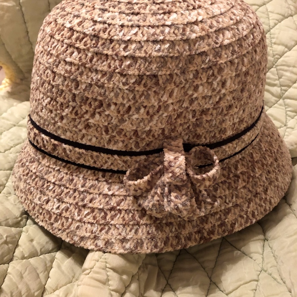 Adora bucket hat